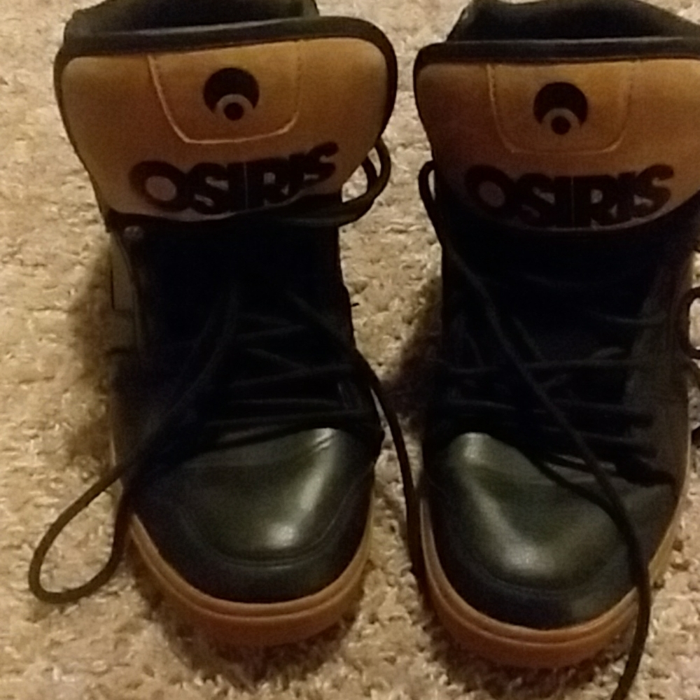 Hight top shoes